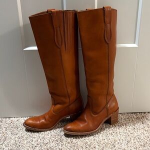 Dingo Tan Leather Heeled Boots
